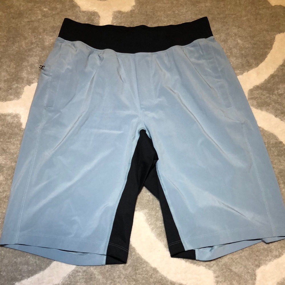 Men’s lululemon THE Short | 11 inch | M | Blue